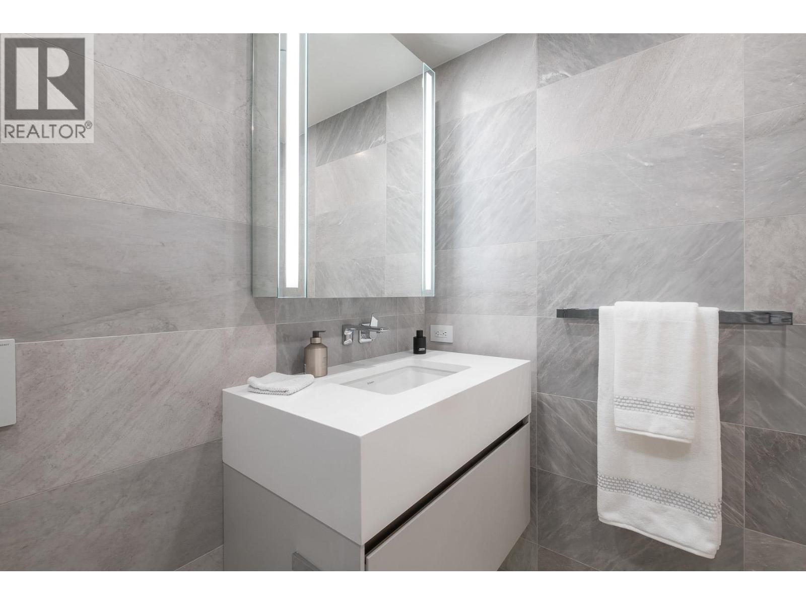 2404 889 PACIFIC STREET, Vancouver