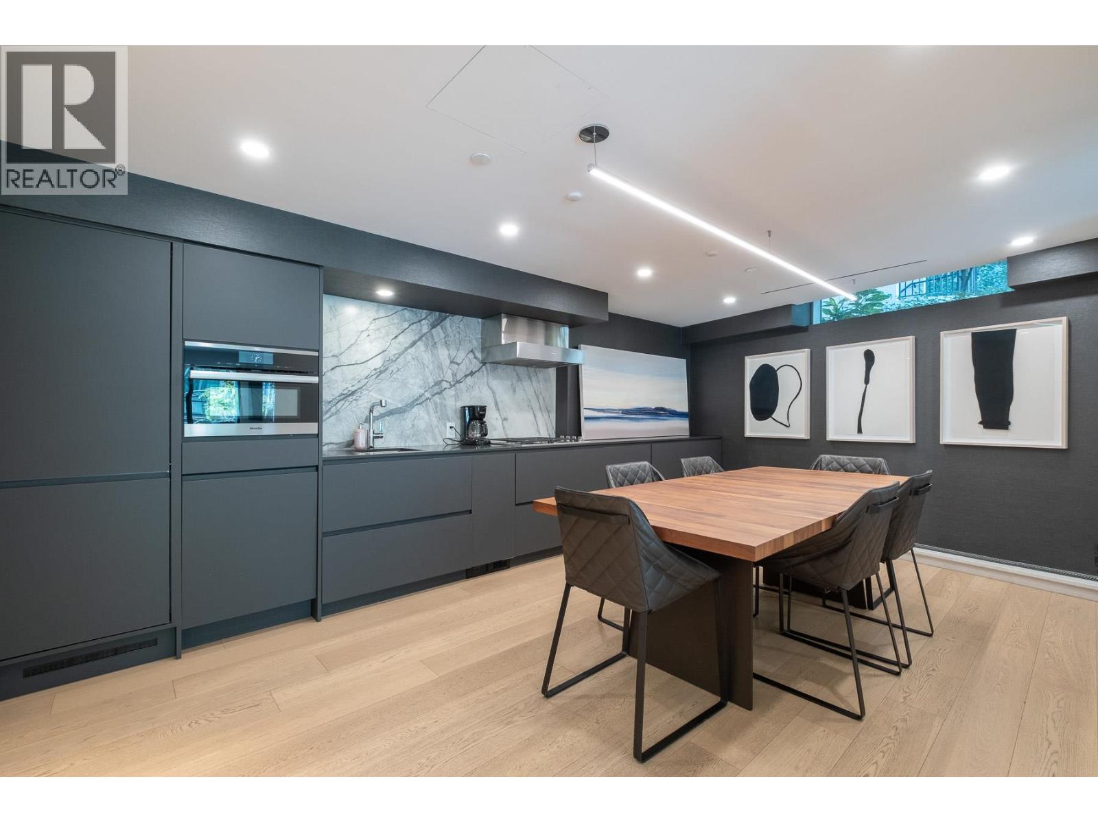 2404 889 PACIFIC STREET, Vancouver