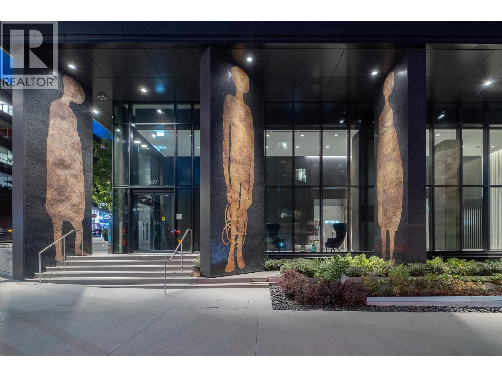 2404 889 PACIFIC STREET, Vancouver