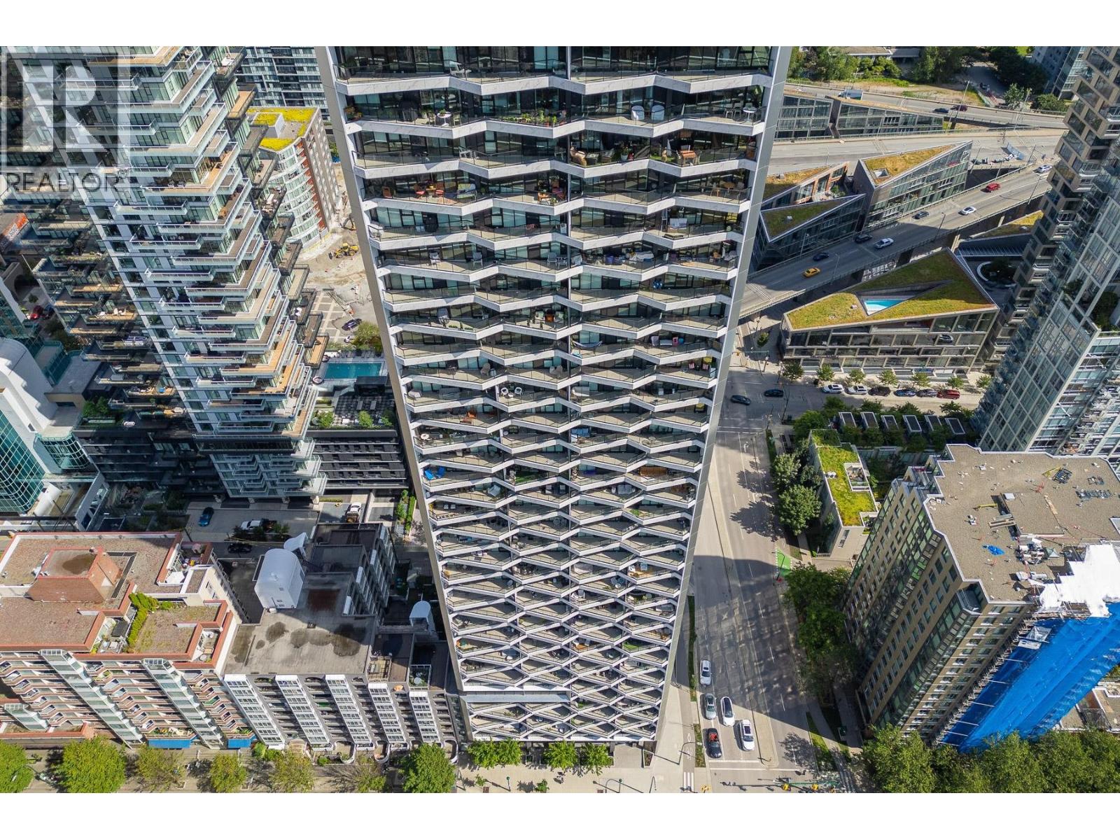 2404 889 PACIFIC STREET, Vancouver