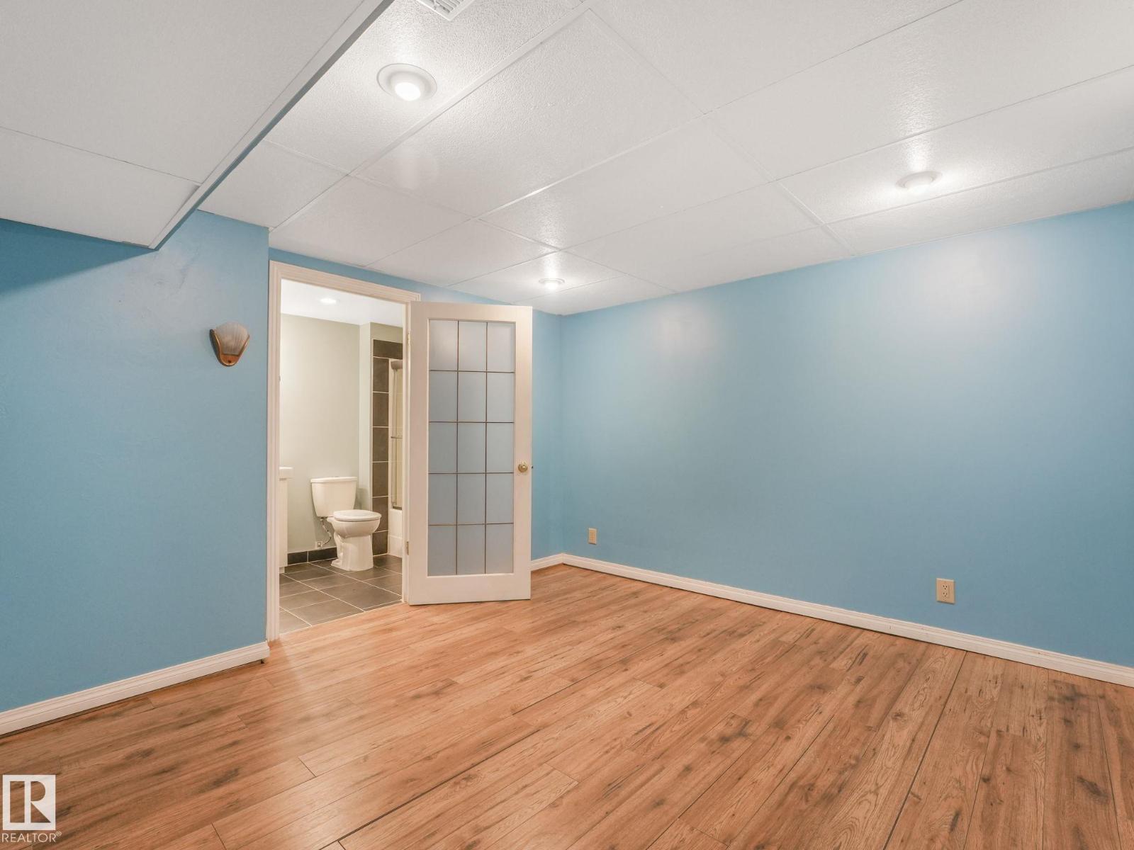 11643 76 AV NW - 30