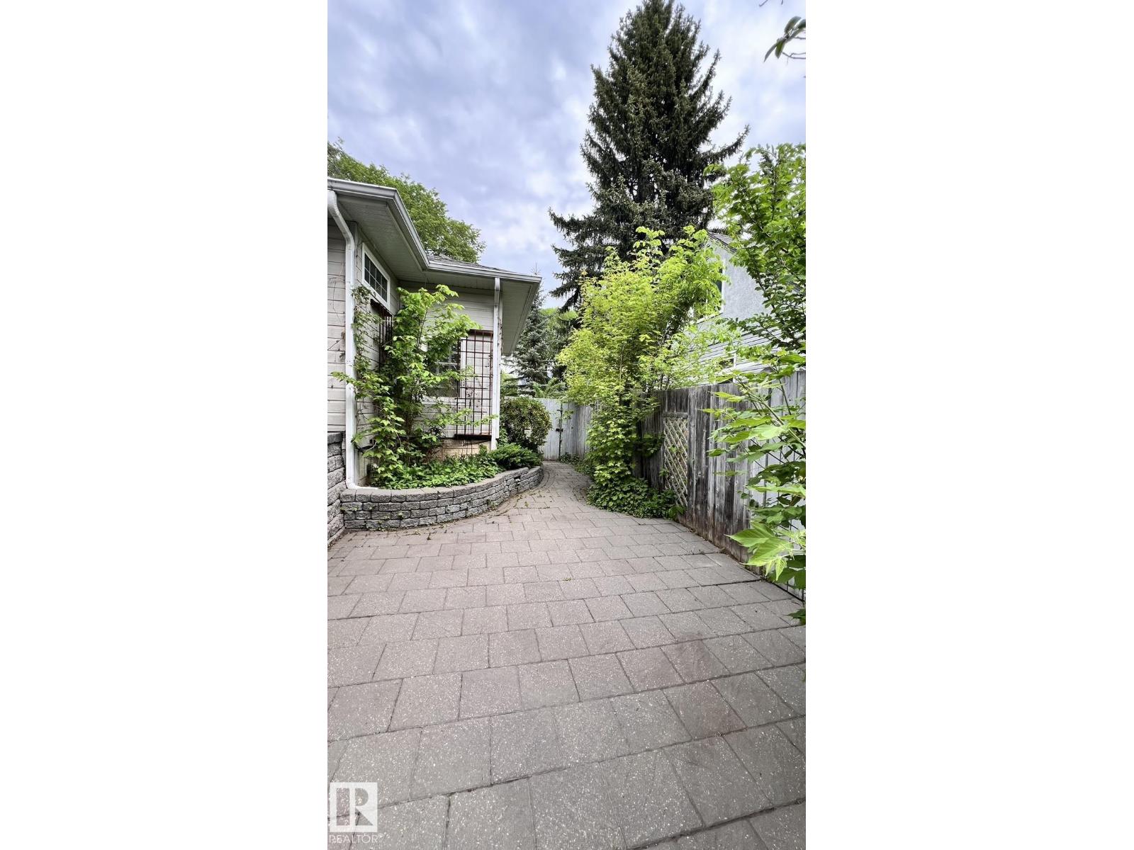 11643 76 AV NW - 40