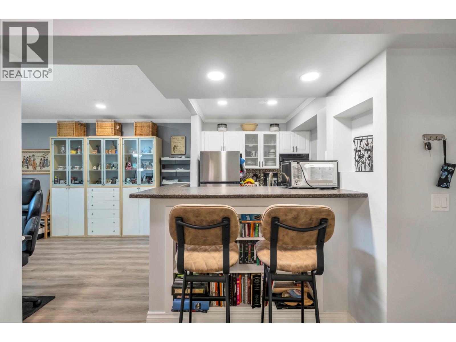 117 200 WESTHILL PLACE, Port Moody