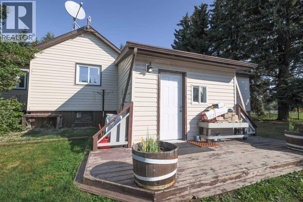 3432 Township Rd 360 - 1
