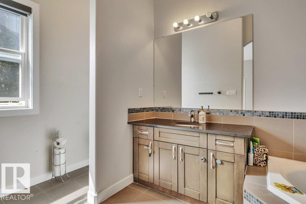 #12 1720 GARNETT PT NW - 25
