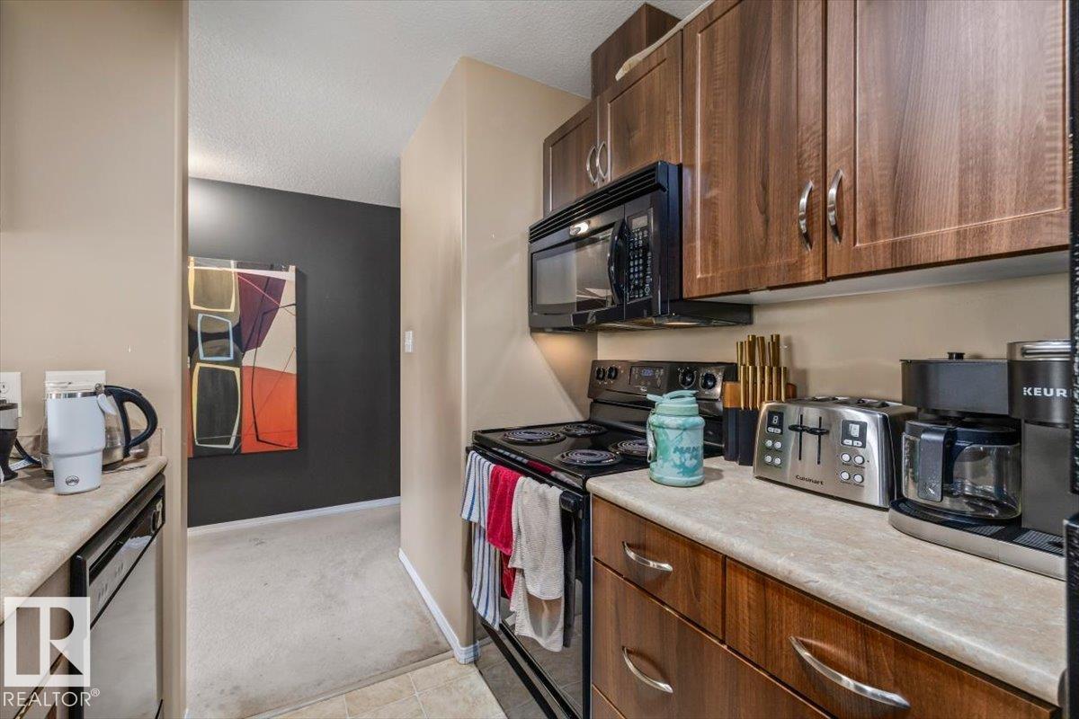 #245 50 WOODSMERE - 13