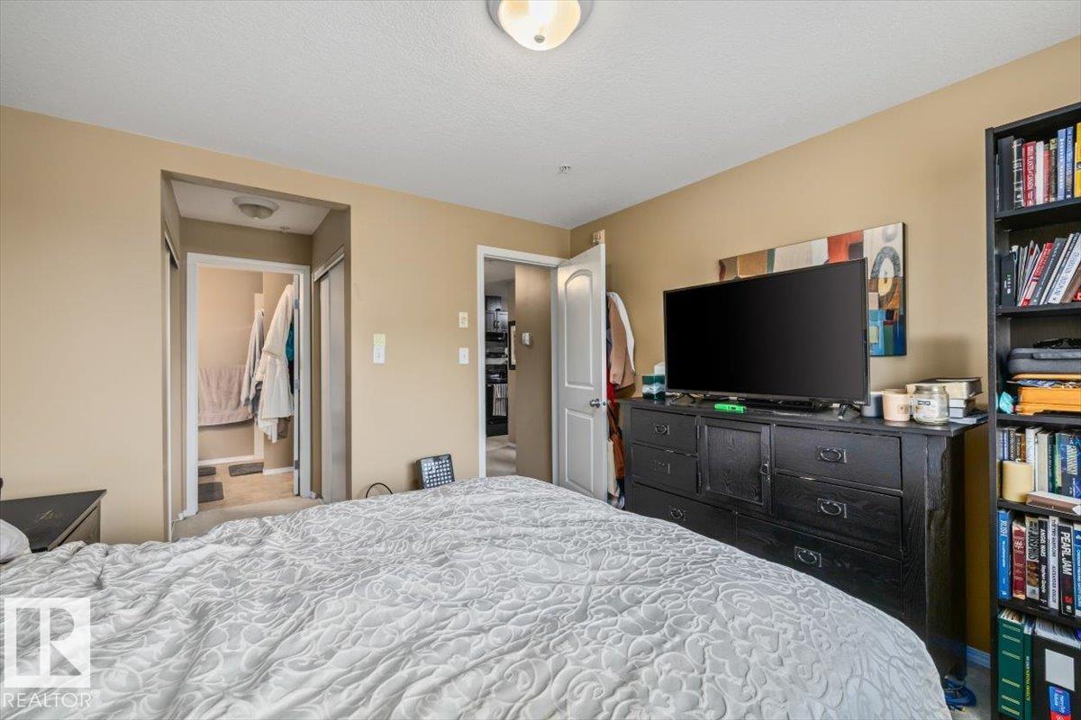 #245 50 WOODSMERE - 19