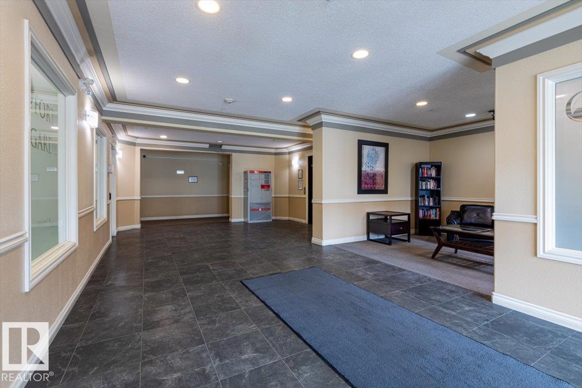 #245 50 WOODSMERE - 23