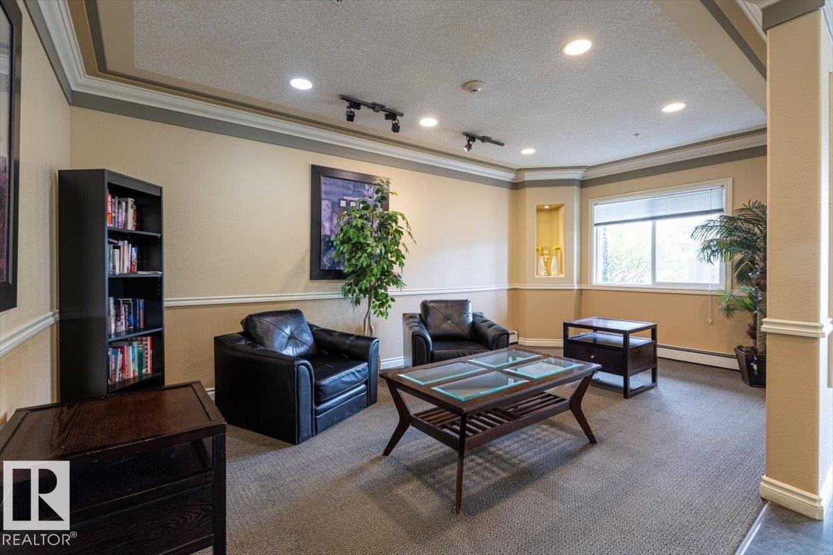 #245 50 WOODSMERE - 24