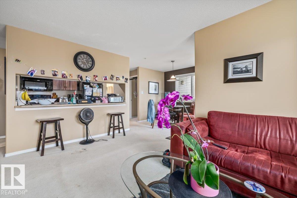 #245 50 WOODSMERE - 8