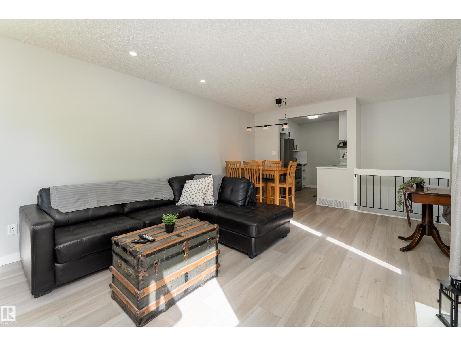 1164 KNOTTWOOD RD E NW — photo 10
