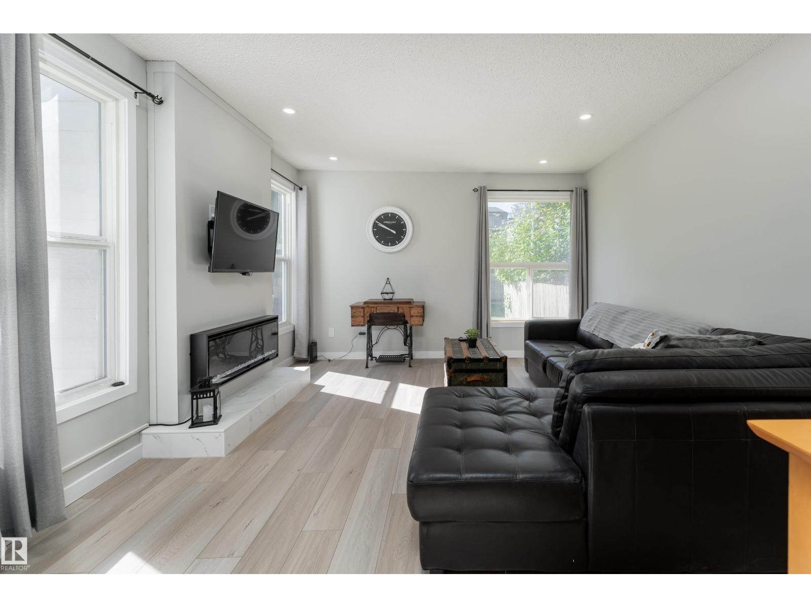 1164 KNOTTWOOD RD E NW — photo 9