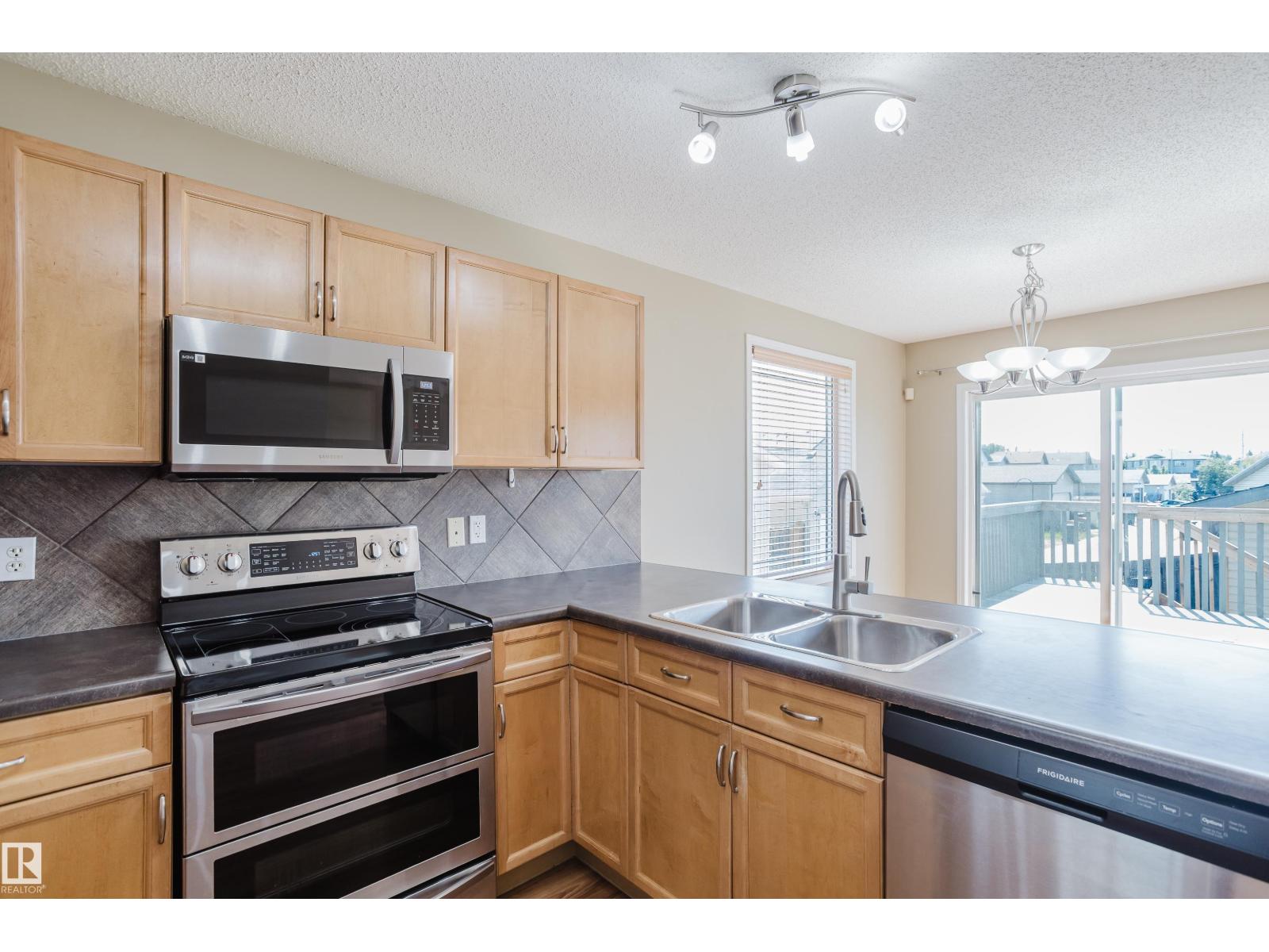 4610 SOUTH PARK DR — photo 10