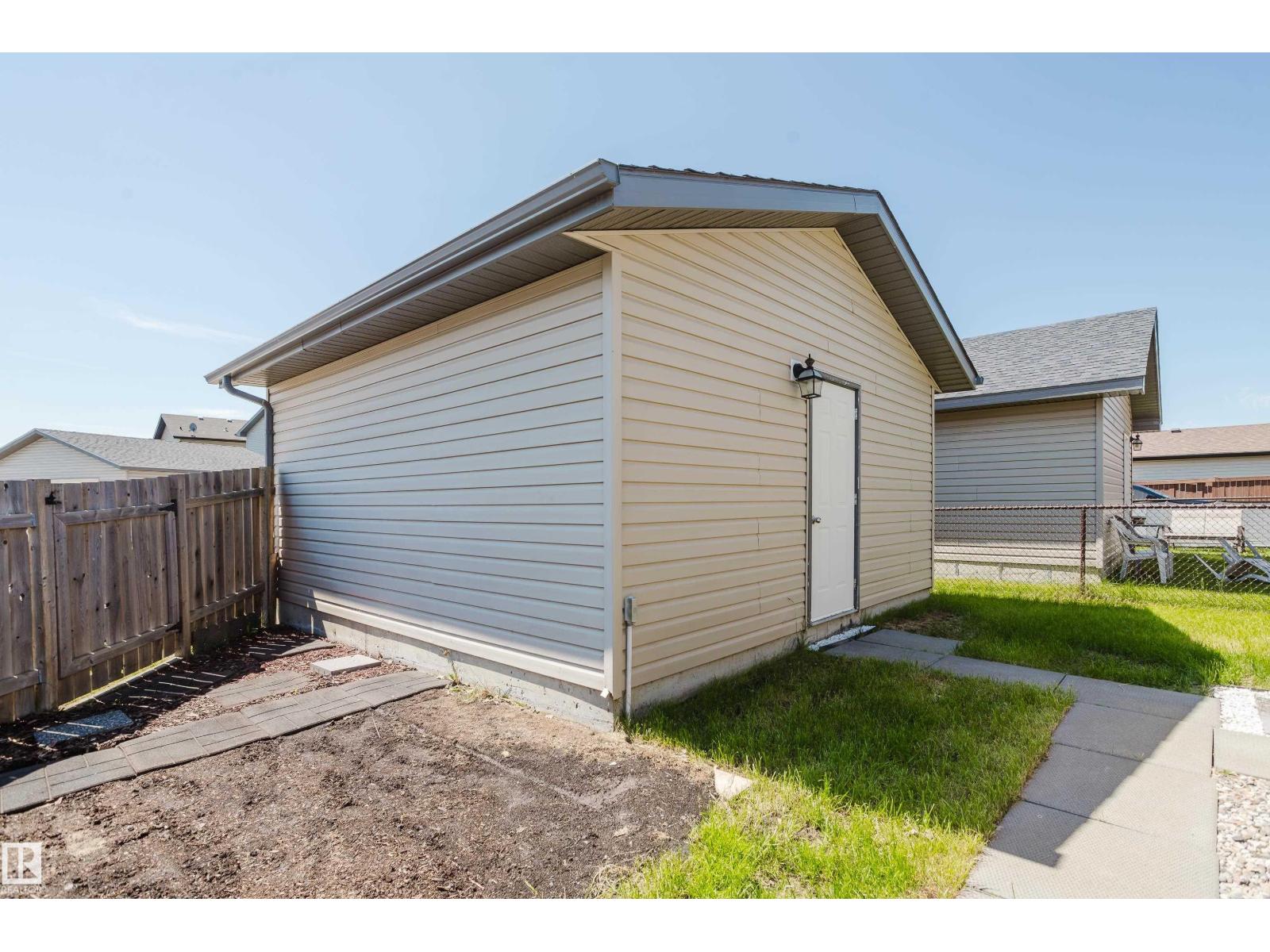 4610 SOUTH PARK DR — photo 41
