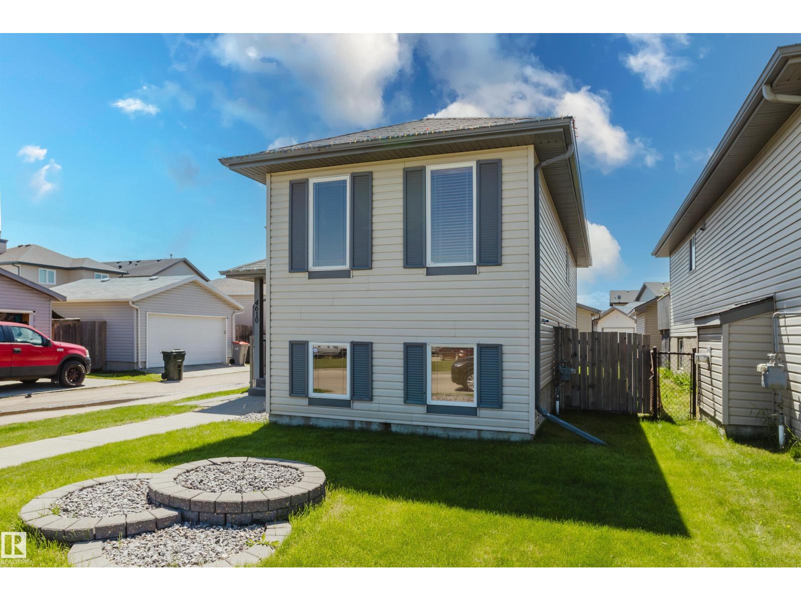 4610 SOUTH PARK DR — photo 43