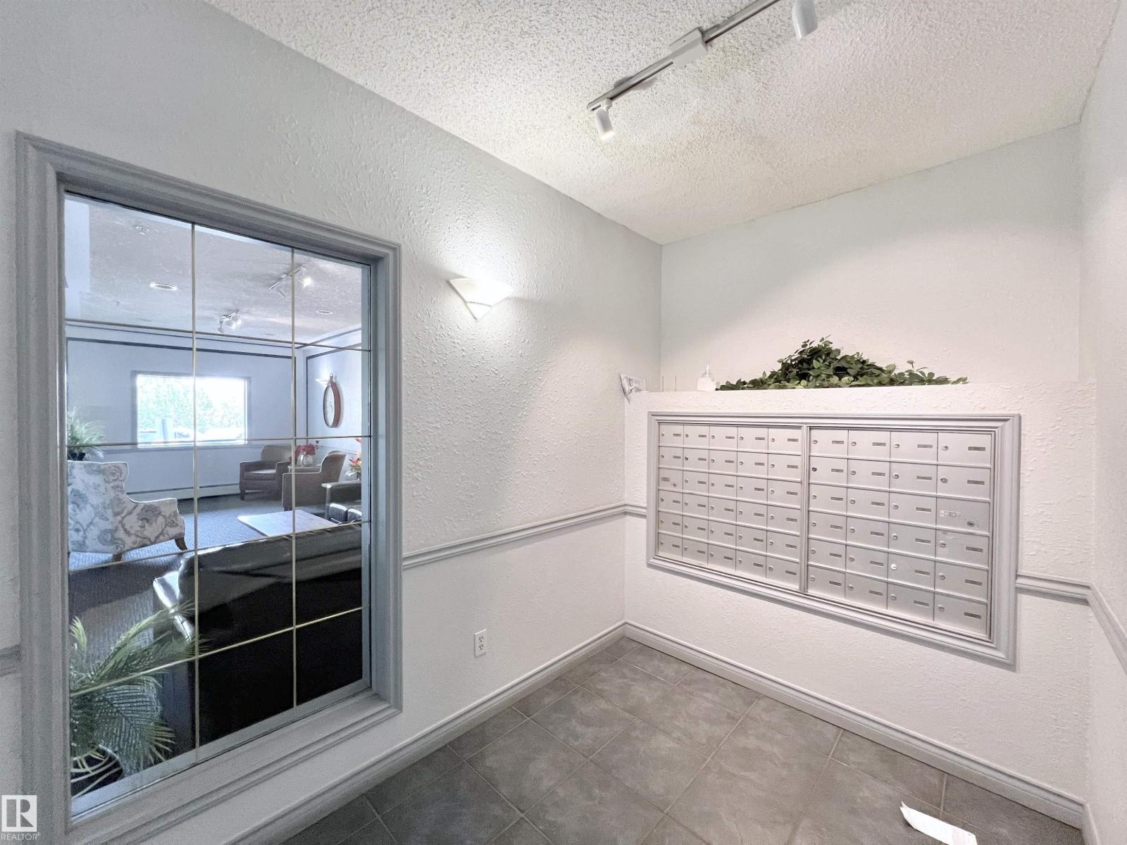 #110 10511 42 AV NW - 7