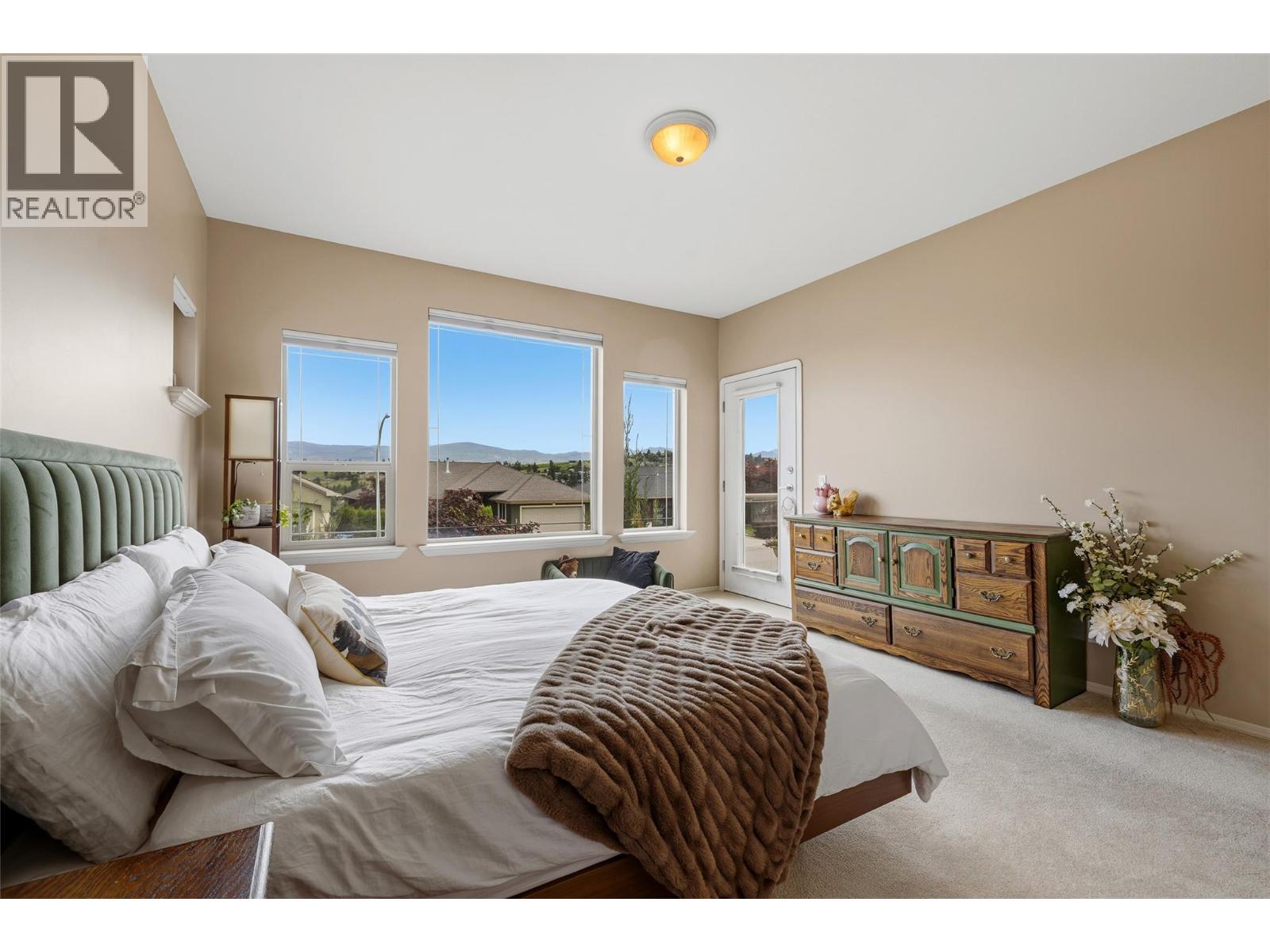 2060 Spyglass Way - 4