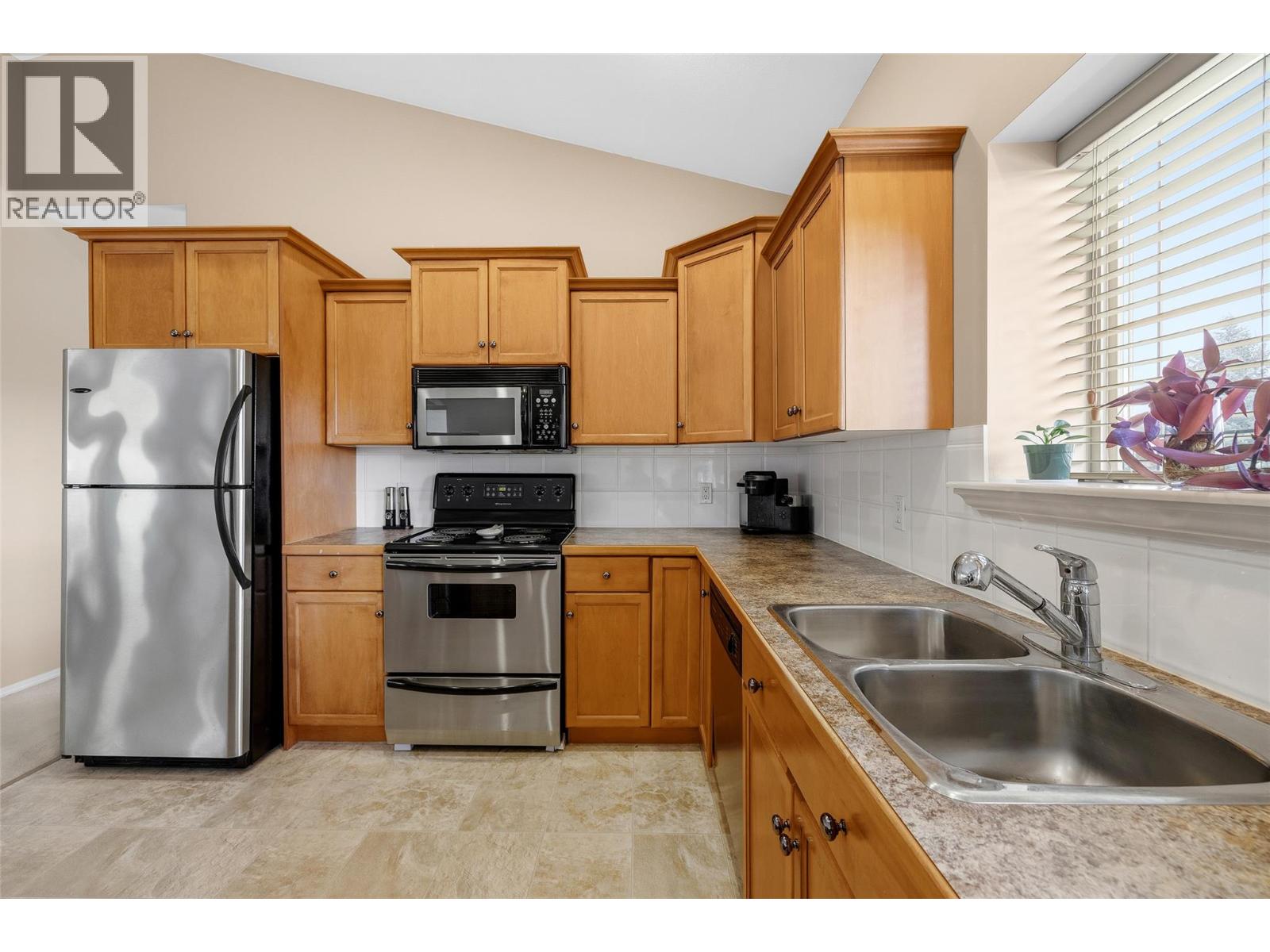 2060 Spyglass Way - 10
