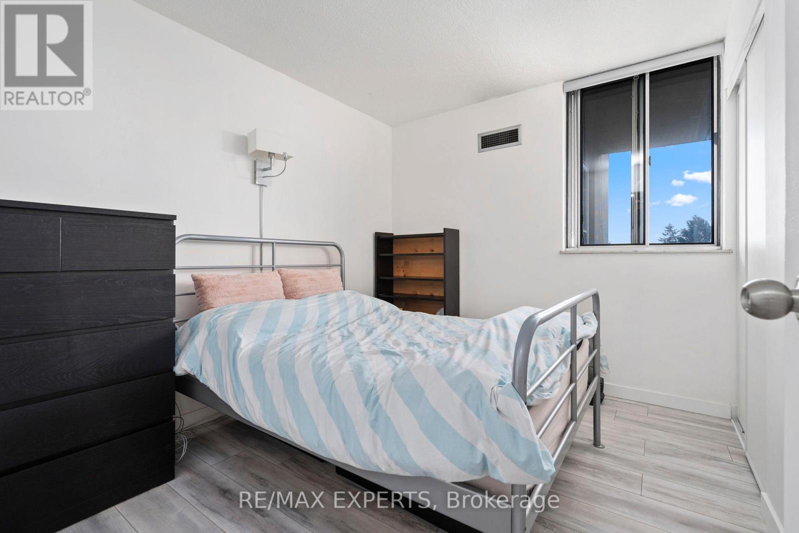 #803 10 MARTHA EATON WAY - 14