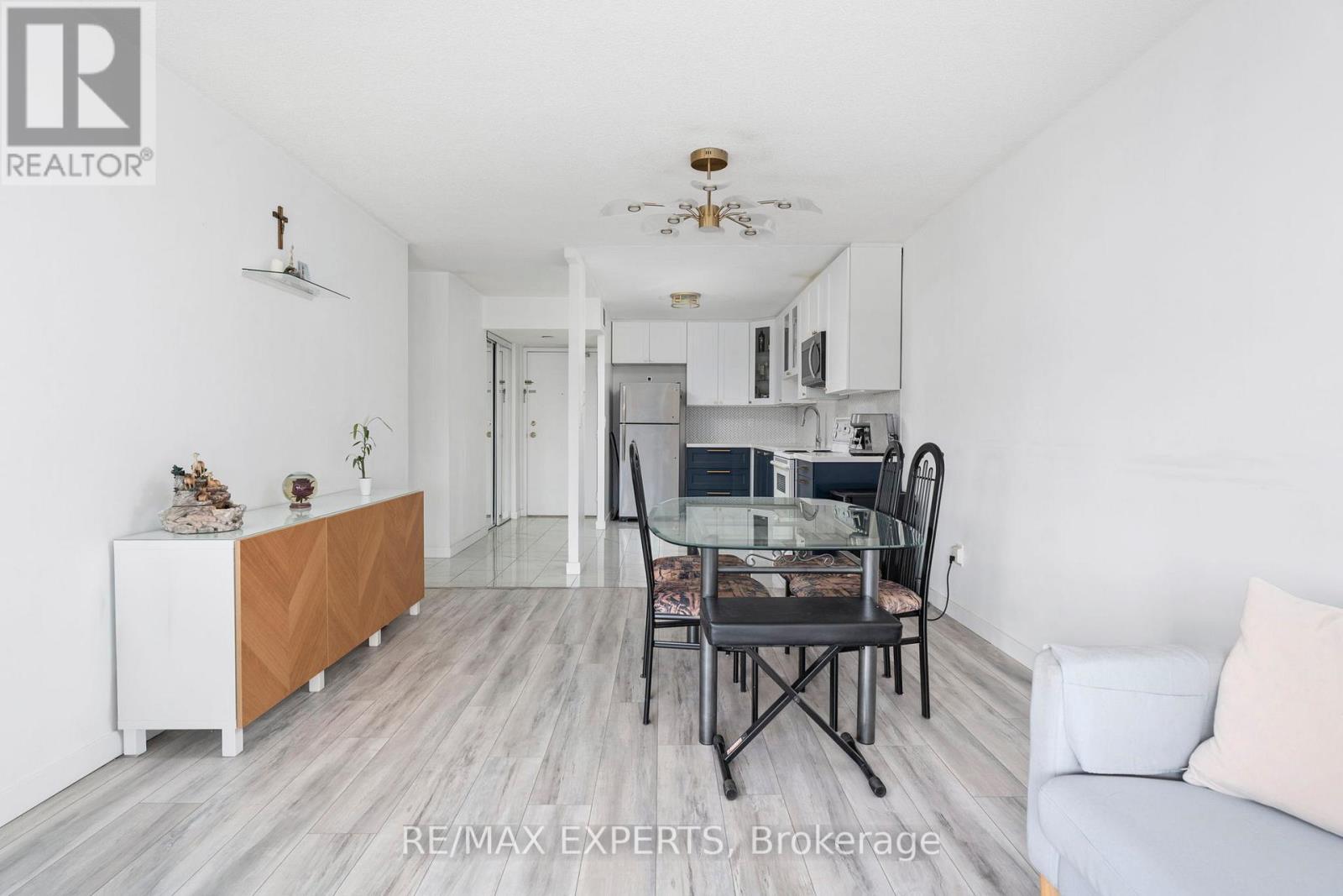 #803 10 MARTHA EATON WAY - 9