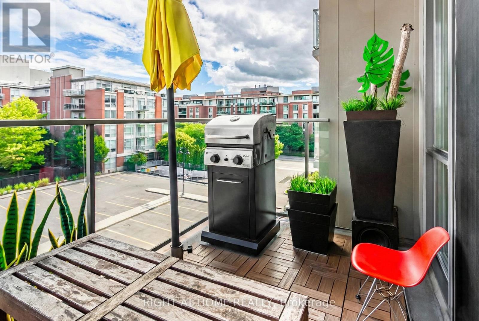 #405 70 PORT STREET E - 22
