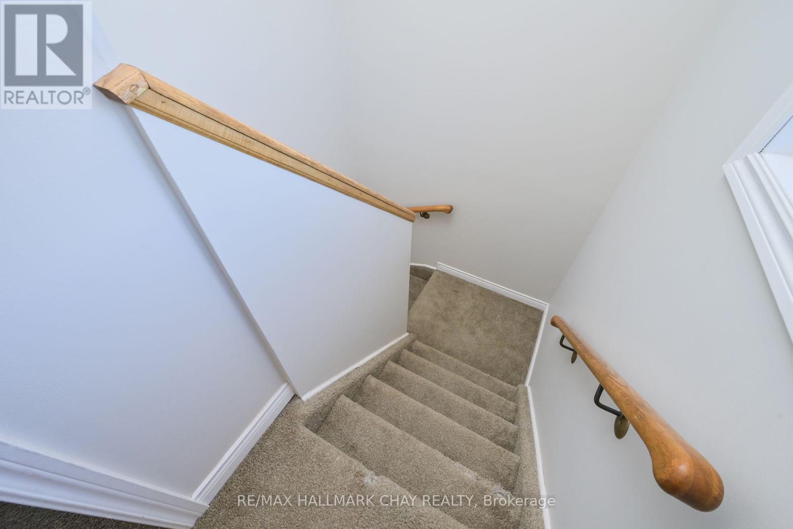 16 BRIAN CRESCENT - 22