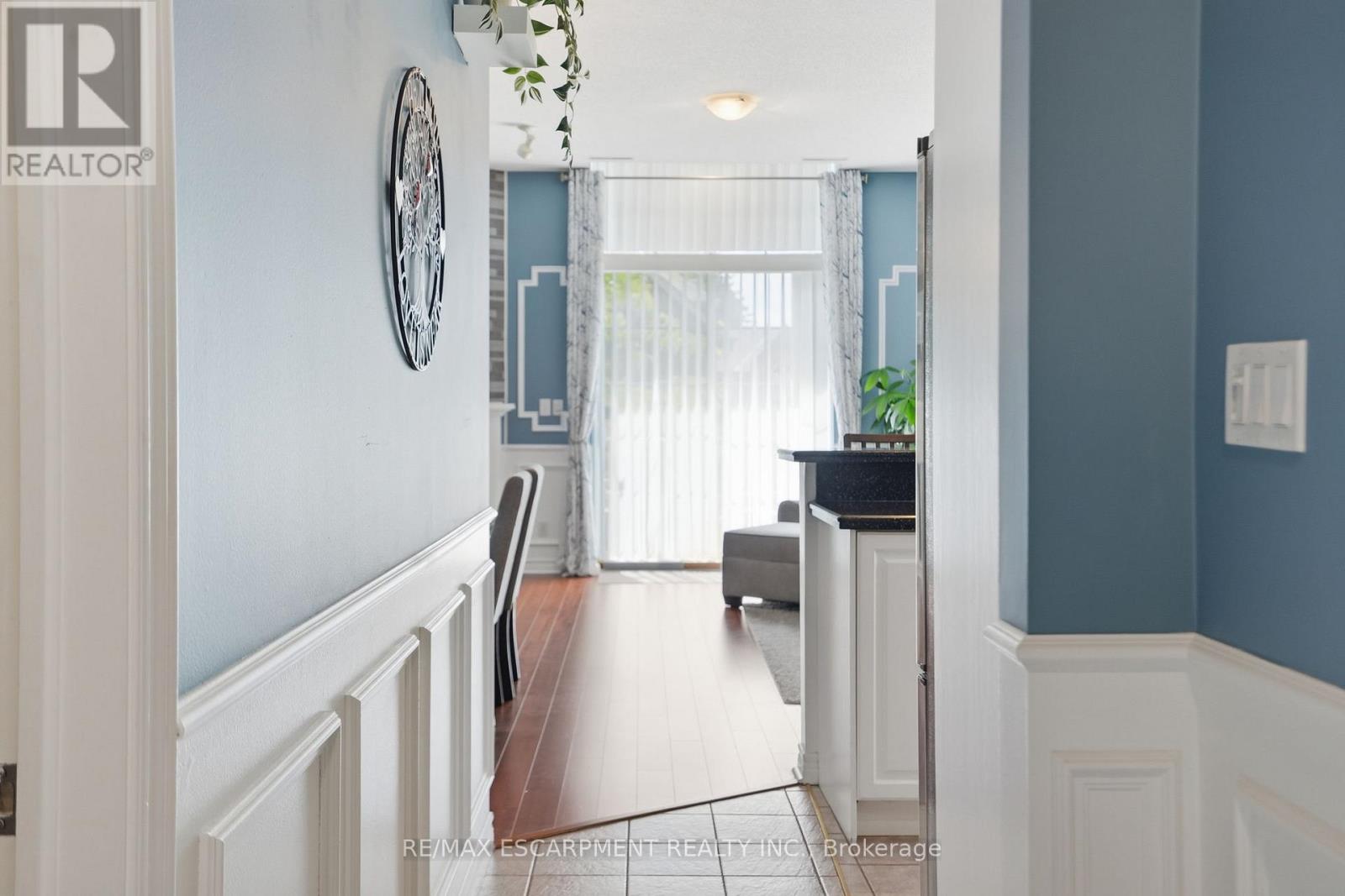#219 262 DUNDAS STREET E - 7