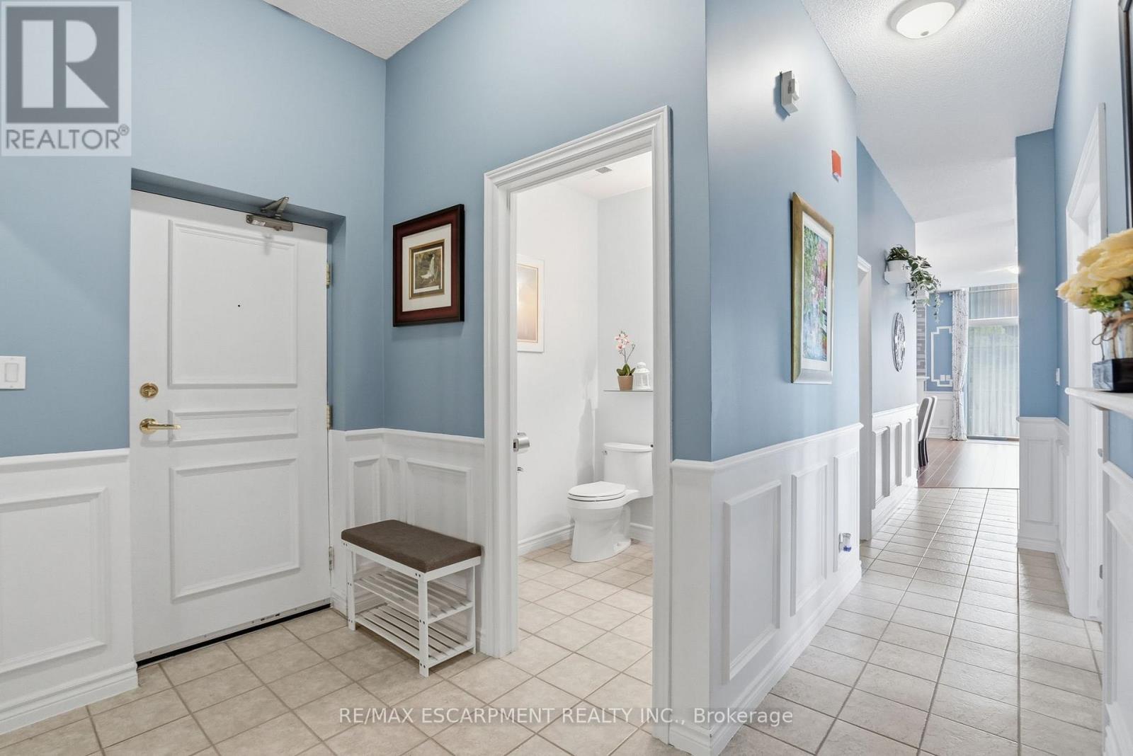 #219 262 DUNDAS STREET E - 5