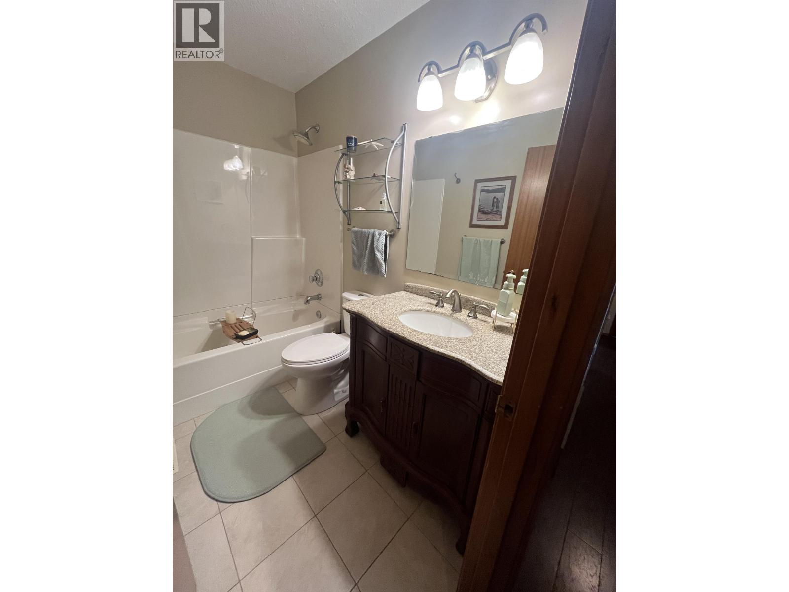Photo 15 of 21 — 796 SELWYN CRESCENT · Prince George, BC