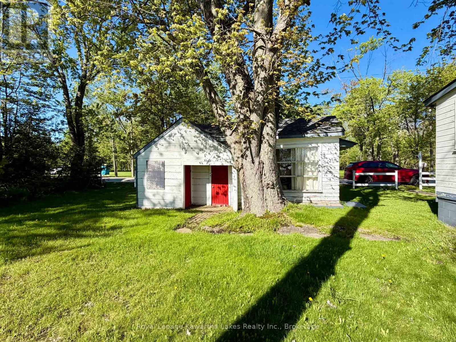 2636+ LAKESHORE DRIVE - 12