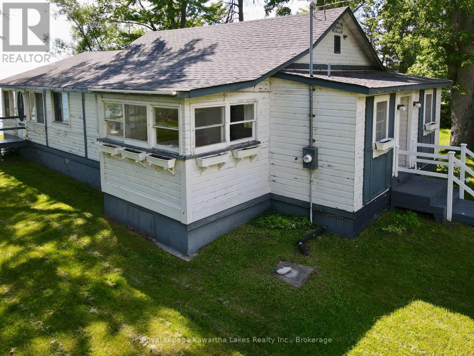 2636+ LAKESHORE DRIVE - 13