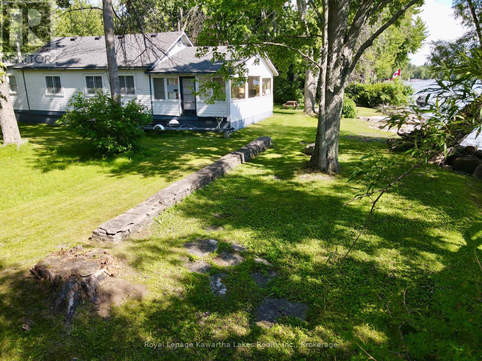 2636+ LAKESHORE DRIVE - 18