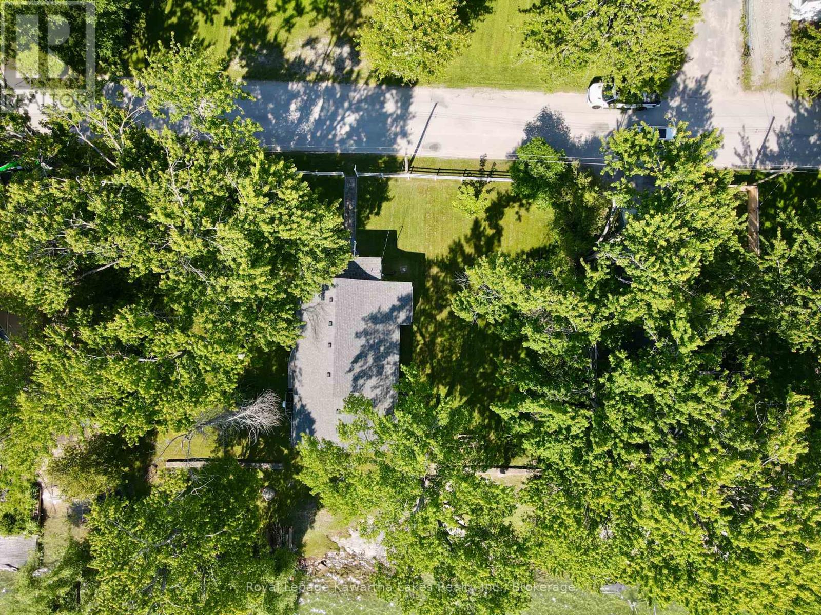 2636+ LAKESHORE DRIVE - 40