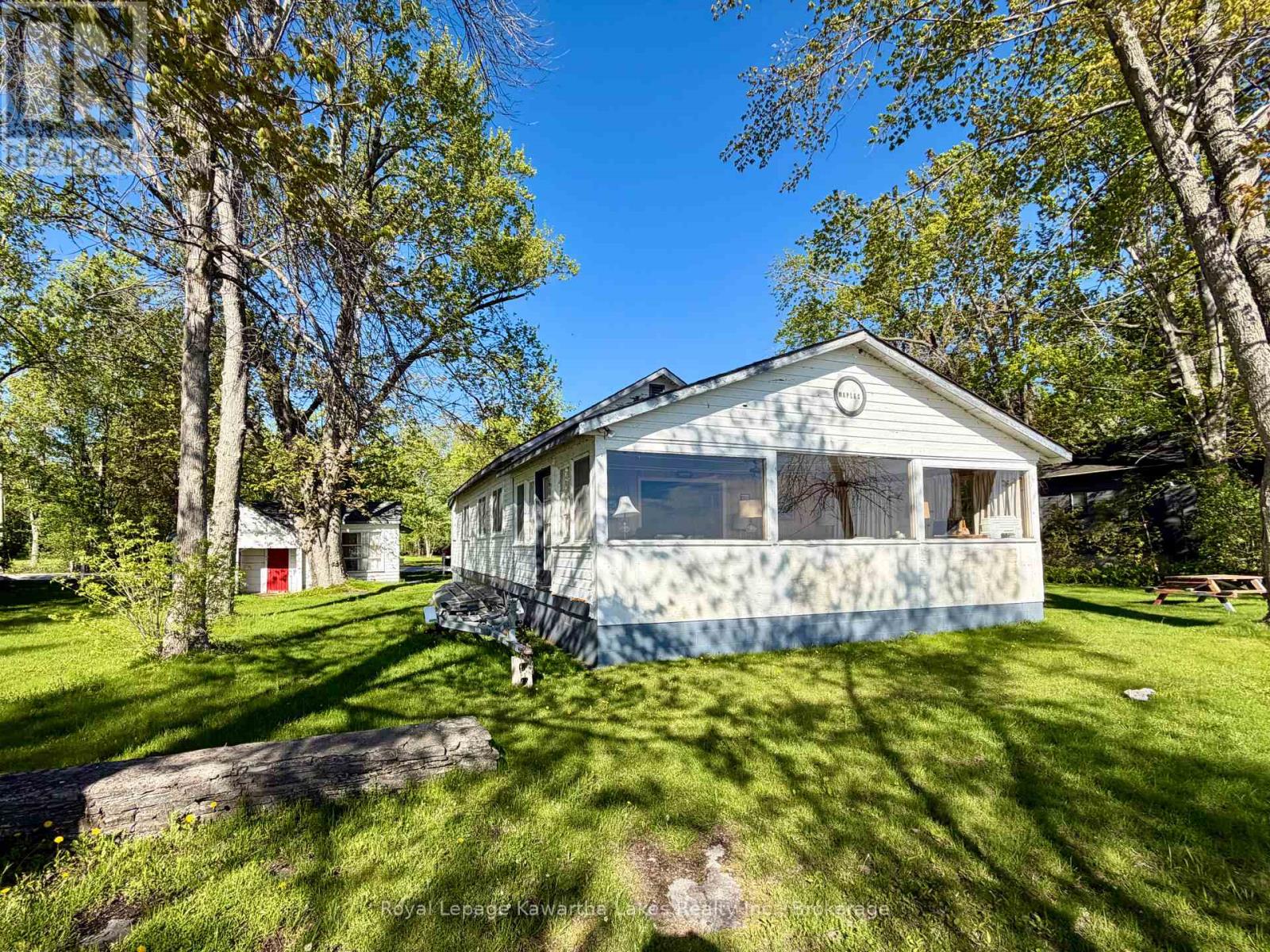 2636+ LAKESHORE DRIVE - 44