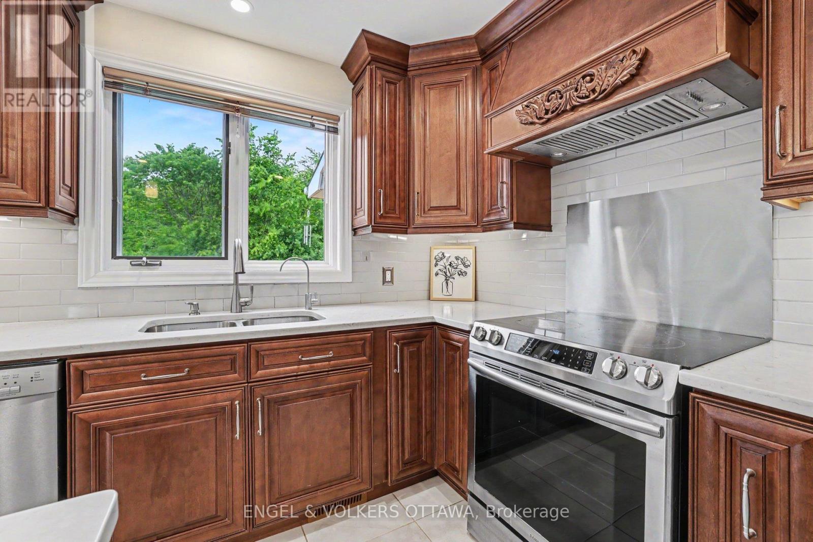 4 Bed, 3 Bath House for Sale in Ottawa – 2025 SIXTH LINE ROAD N, Ottawa – MLS# X13483888 - Image 20