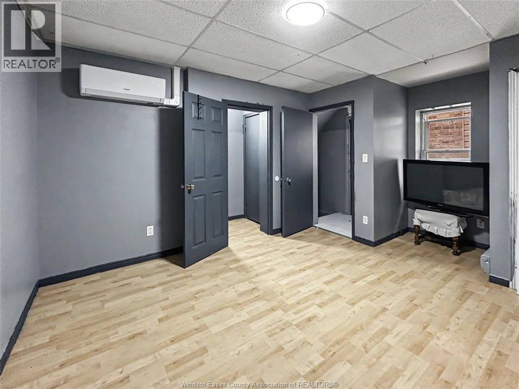 800-808 SHEPHERD STREET East - 12