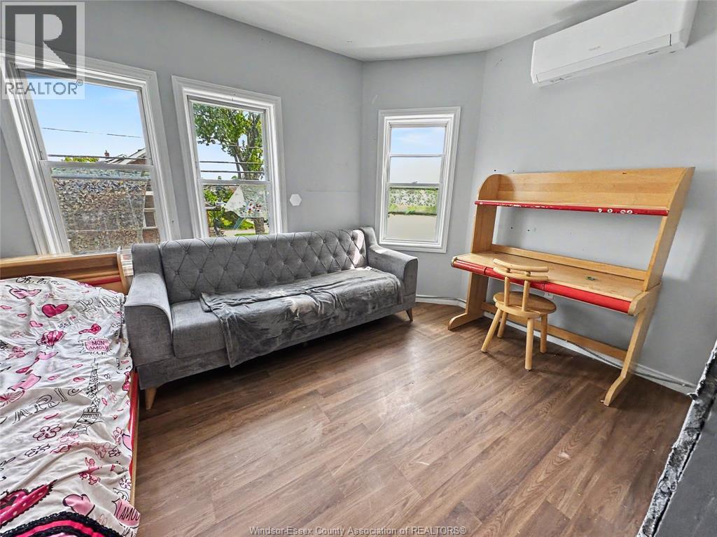 800-808 SHEPHERD STREET East - 27