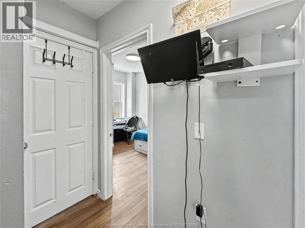 800-808 SHEPHERD STREET East - 28
