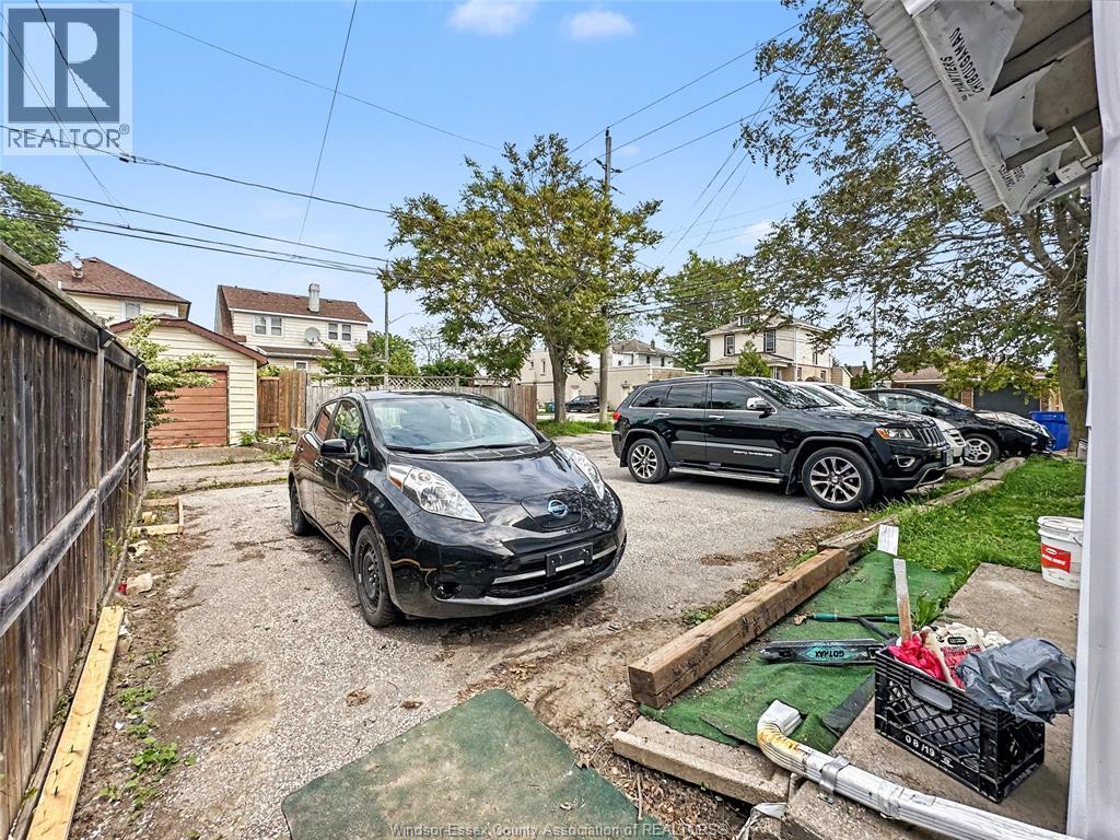 800-808 SHEPHERD STREET East - 44