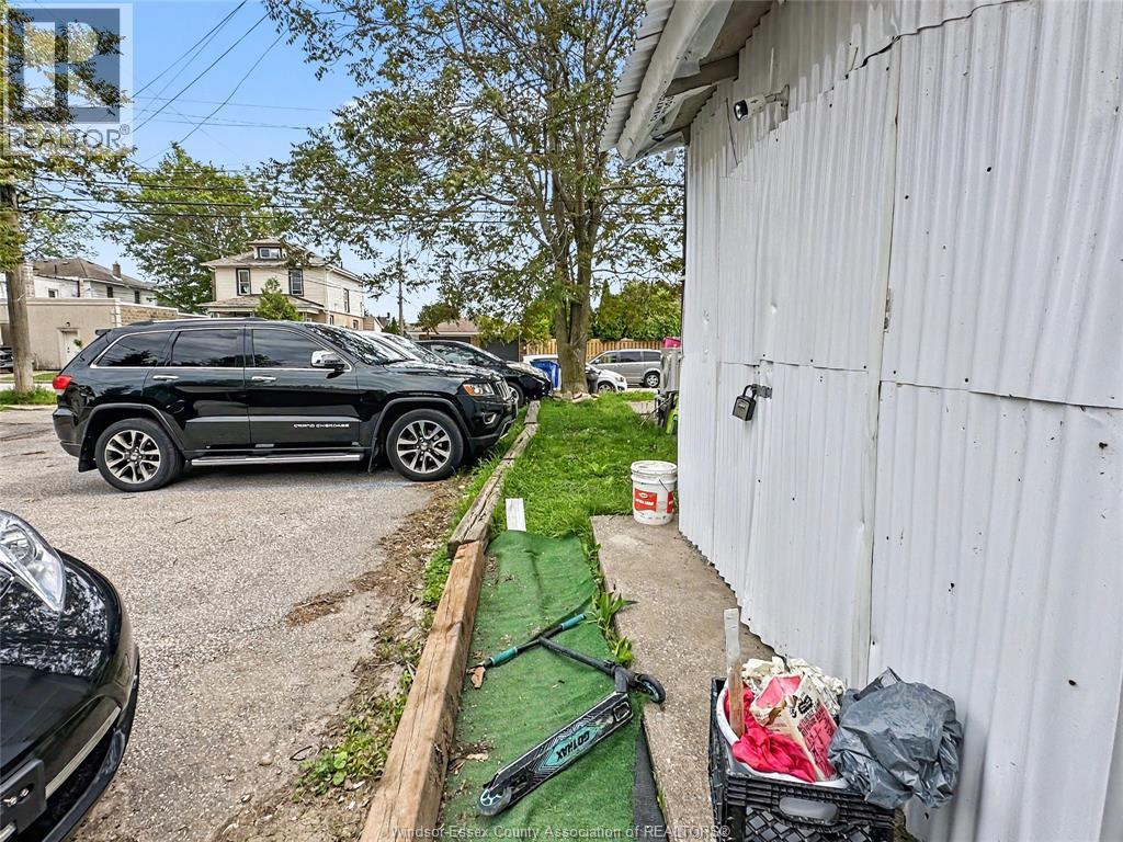 800-808 SHEPHERD STREET East - 45