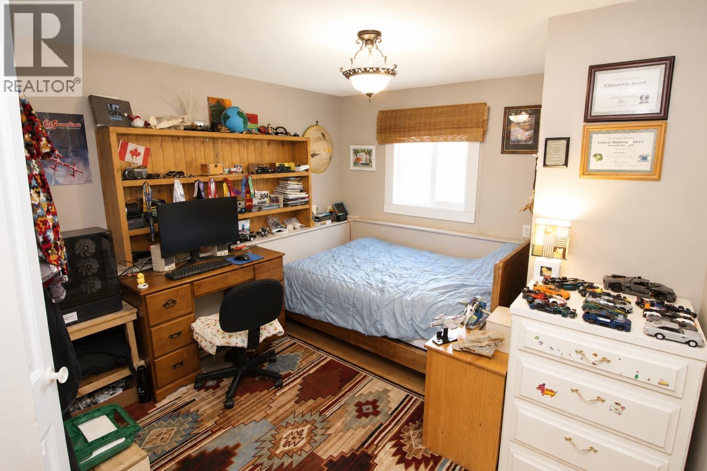 2585 DOMINION AVENUE - 27