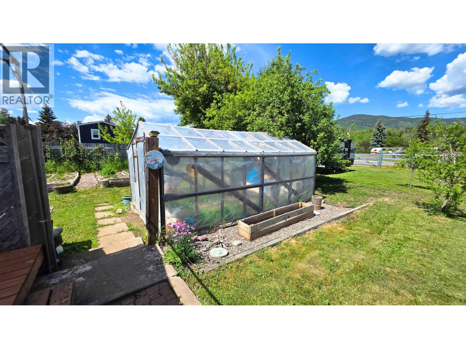 2585 DOMINION AVENUE - 35