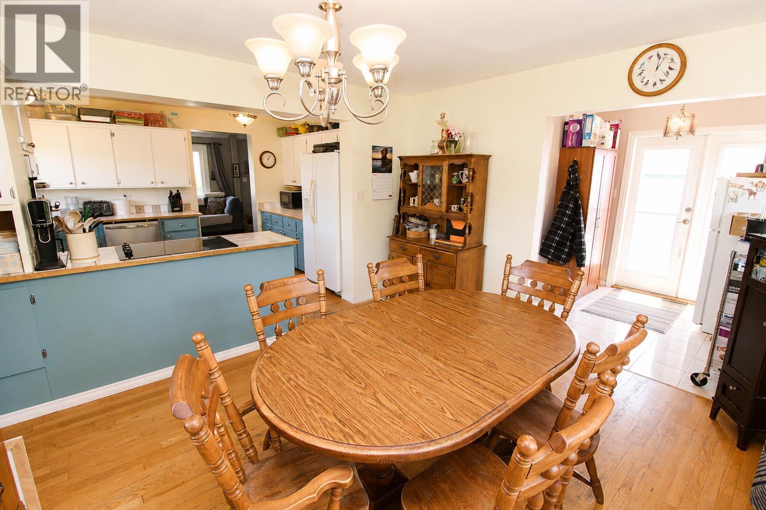 2585 DOMINION AVENUE - 16