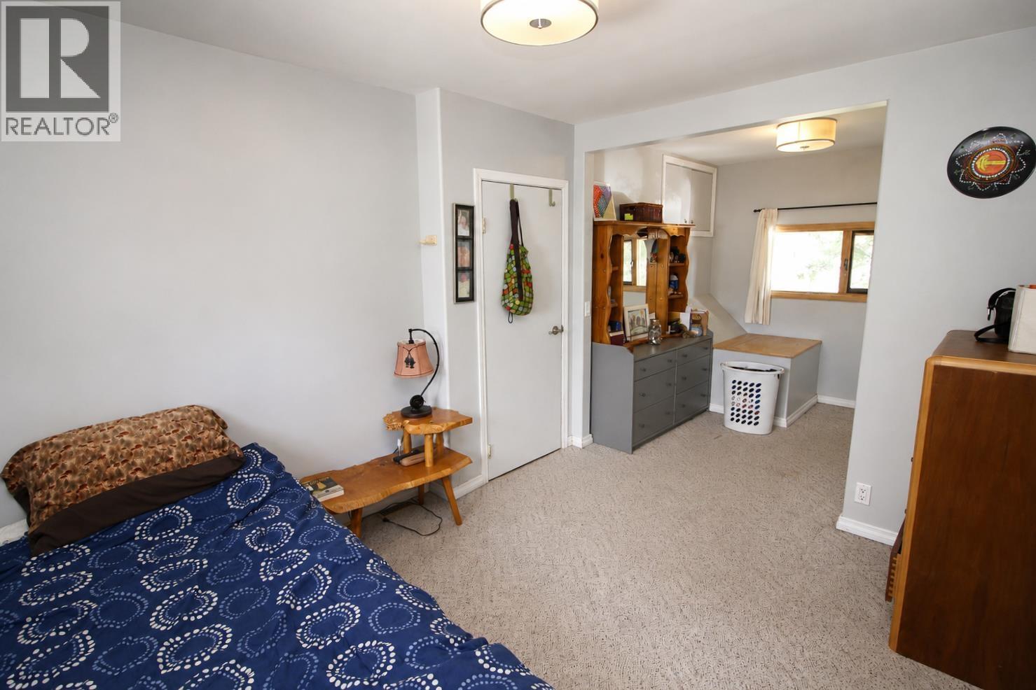 2585 DOMINION AVENUE - 19