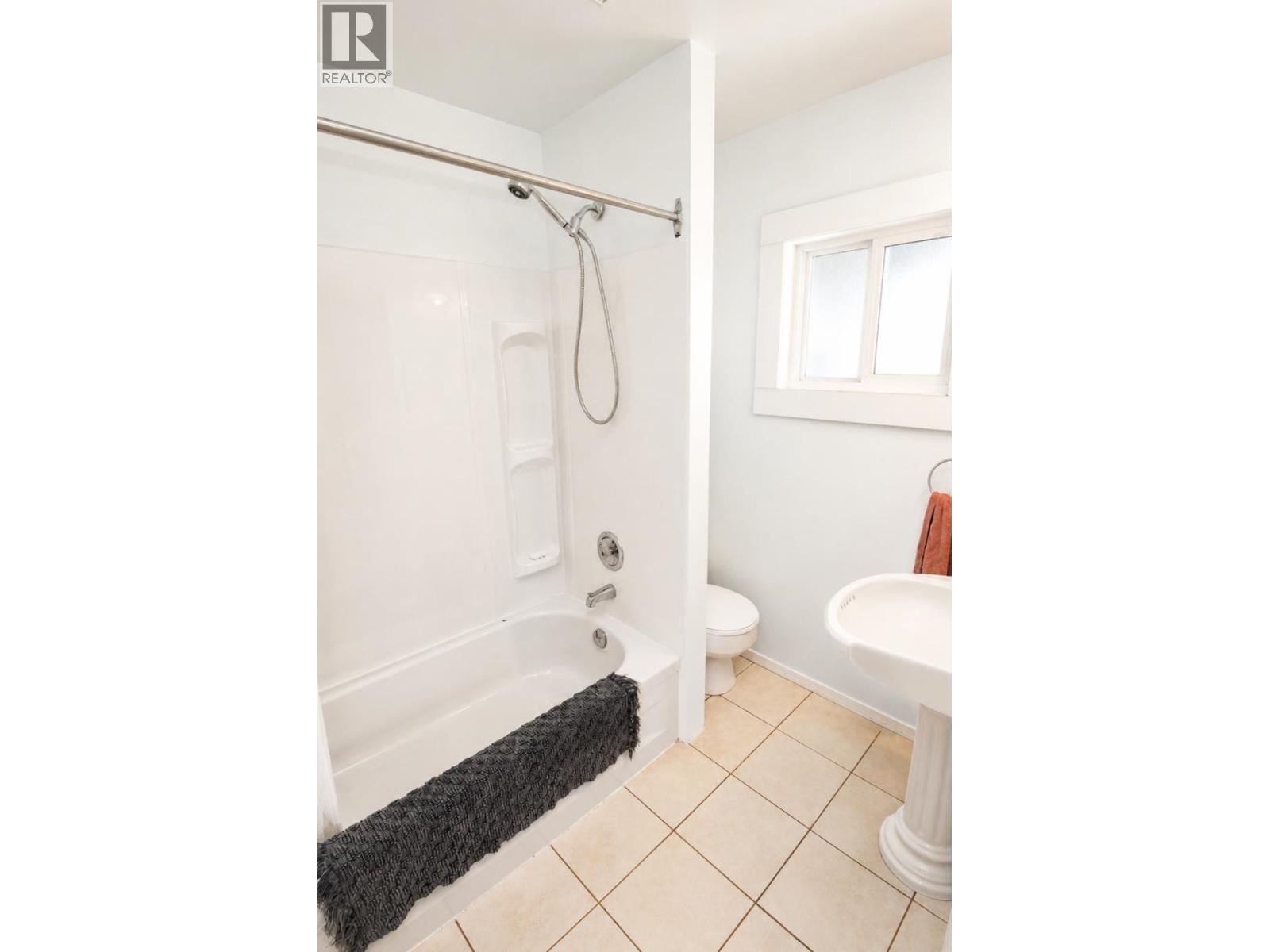 2585 DOMINION AVENUE - 18