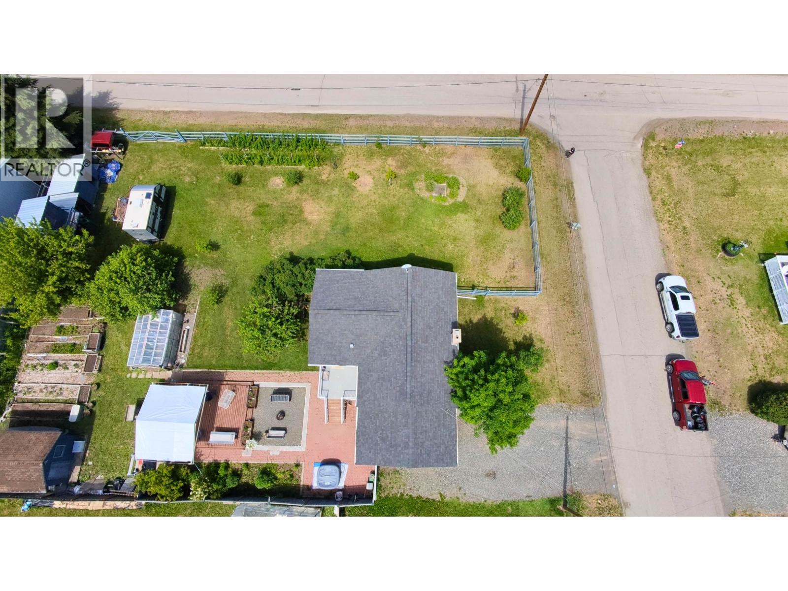 2585 DOMINION AVENUE - 40