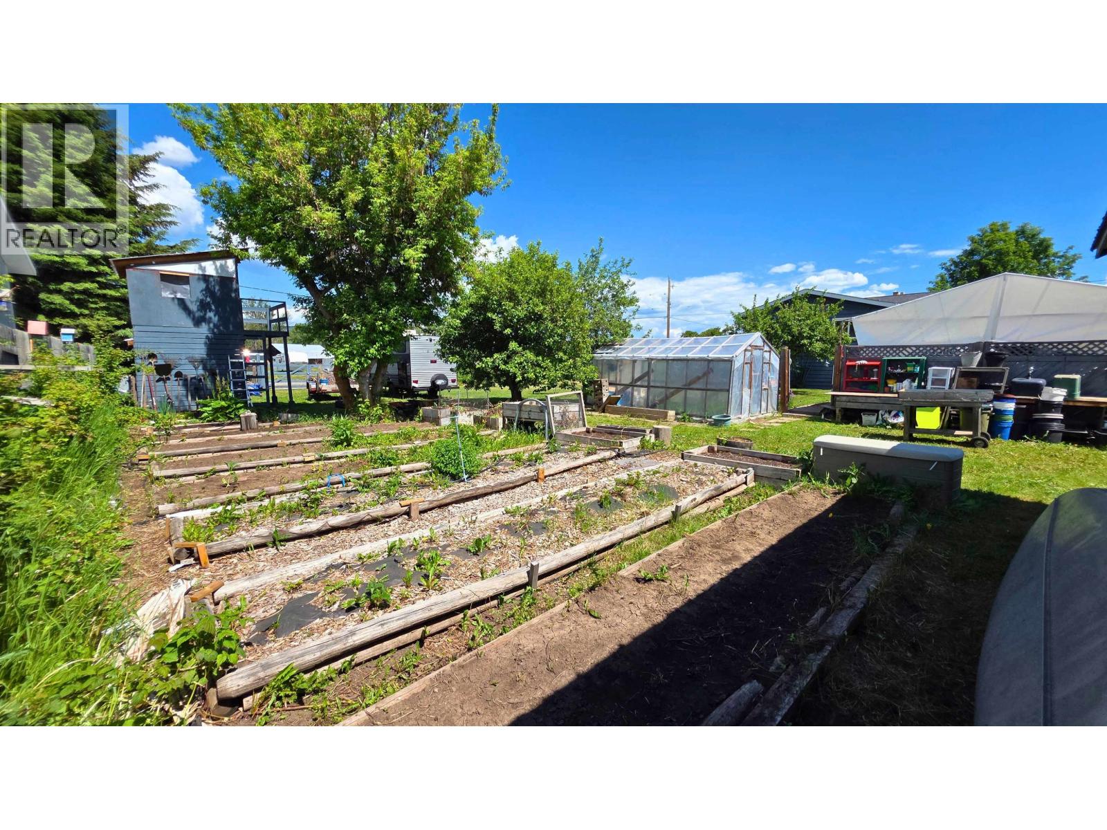 2585 DOMINION AVENUE - 33