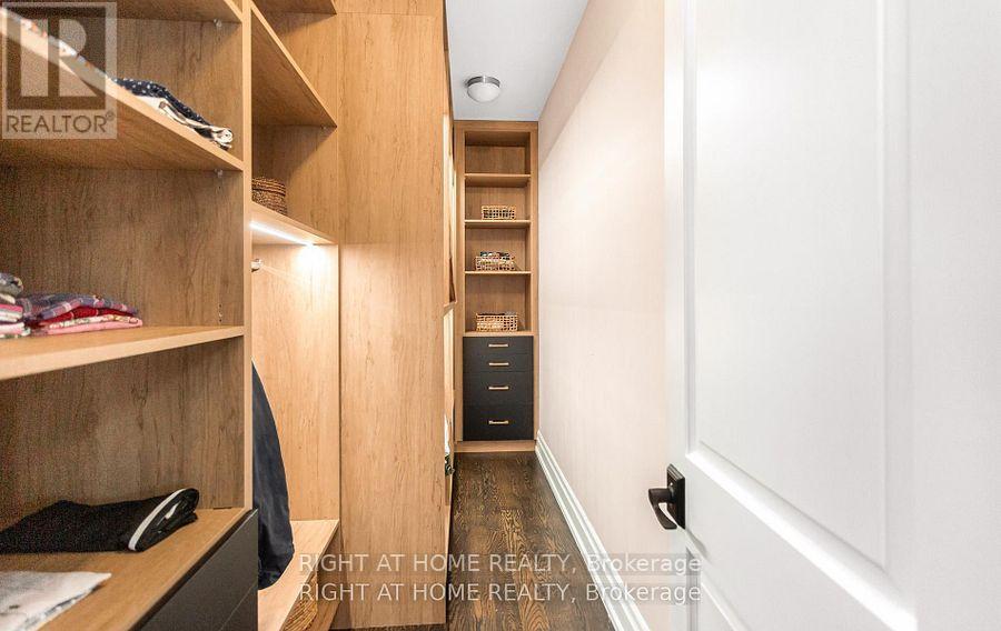1220 MEREDITH AVENUE - 23