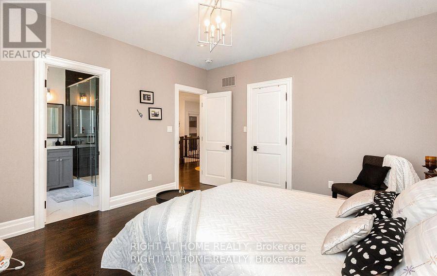 1220 MEREDITH AVENUE - 30