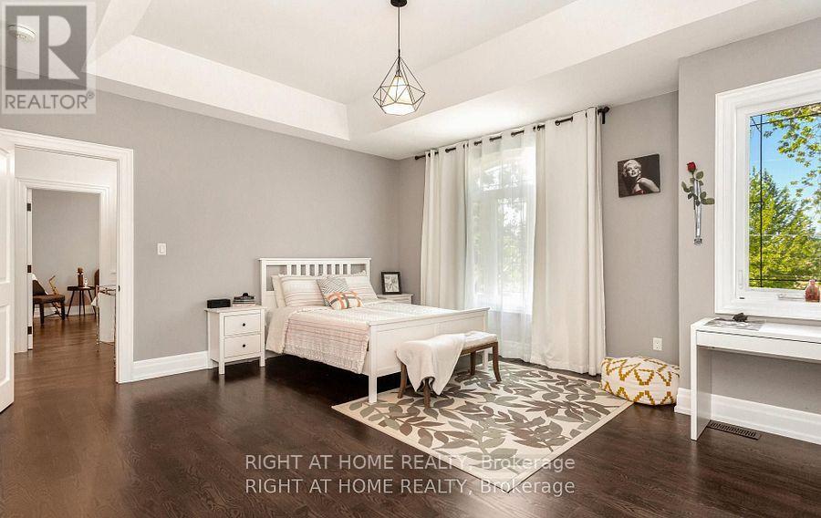 1220 MEREDITH AVENUE - 32